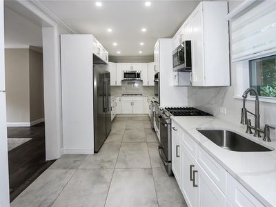 100A Station Road, Great Neck, NY, 11023