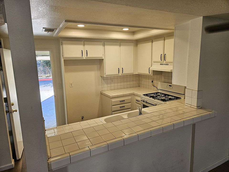 1st image of 2321 S Magnolia Ave #8E