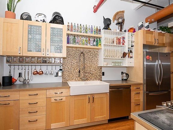 4th image of 406 Lincoln St Unit 202