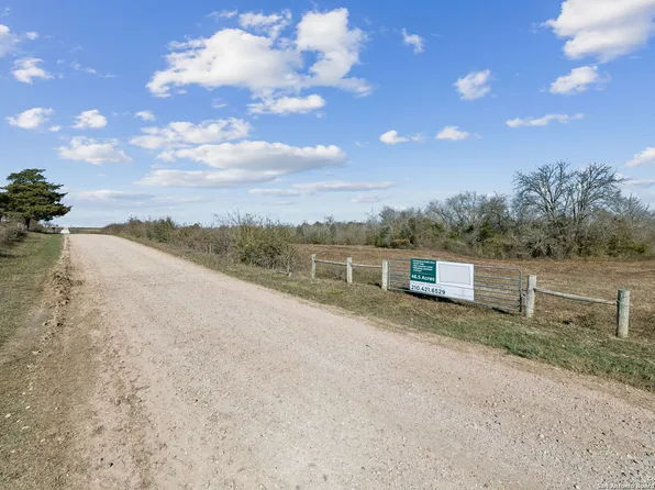 3424 Post Oak Point, New Ulm, TX 78950