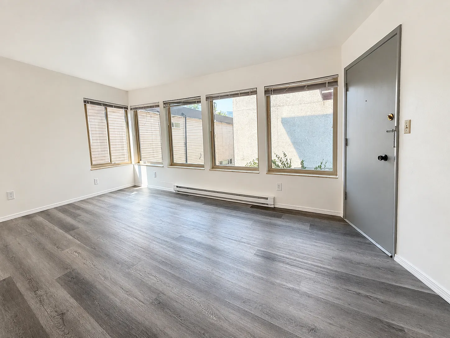 1 bed, 650 sqft, $1,677 — Photo 3