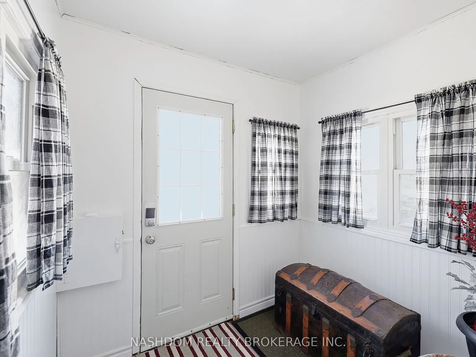 4 bed, $4,000 — Photo 3