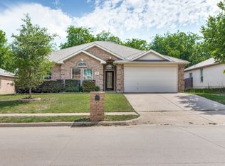 1400 Vernon Castle Ave, Benbrook, TX 76126