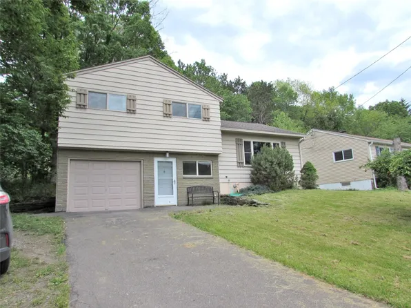 713 Country Club Rd, Vestal, NY 13850