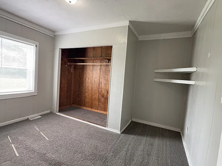 1521 & 1521 1/2 E Kirby Ave (AARC Management, LLC) — Photo 9