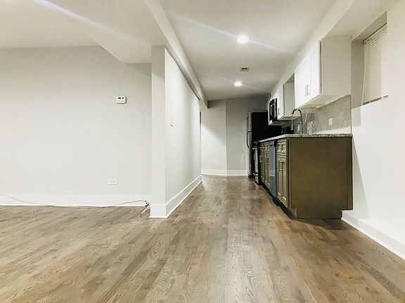 2nd image of 1920 N Ridgeway Ave APT 1