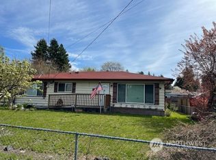 3816 Almira Dr, Bremerton, WA 98310