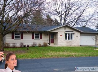 N6762 University Rd, Elkhorn, WI 53121