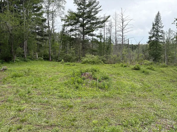 675 East St, Lee, MA 01238
