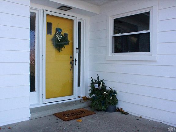 3rd image of 1041 Scioto St