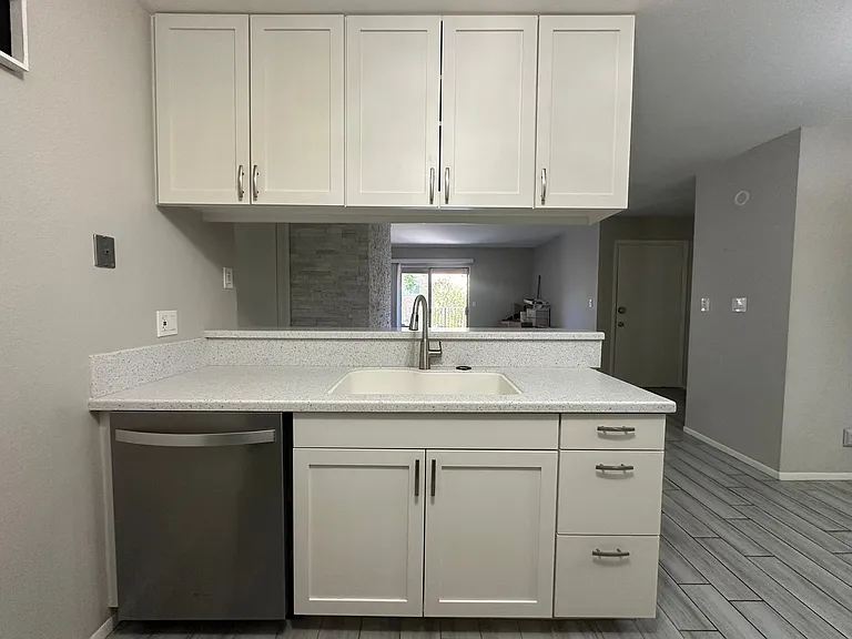 5525 E Thomas Rd #R8 — Photo 7