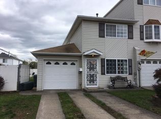 512 Medina St, Staten Island, NY 10306