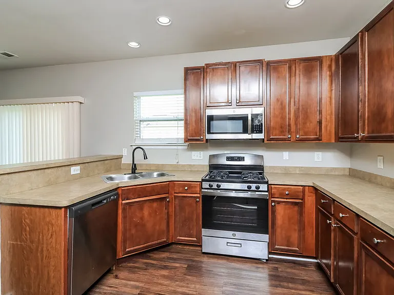 1647 Bradmere Ln — Photo 12