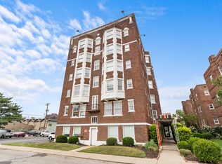 230 E 9th St APT 611, Indianapolis, IN