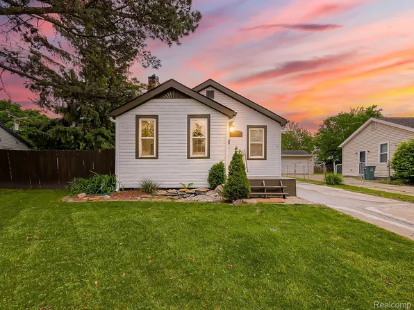 1944 E Saratoga St, Ferndale, MI 48220