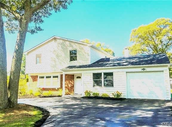 2nd image of 10 Haverford Ln
