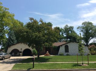 55 S Saint Josephs Ln, Fond Du Lac, WI 54935
