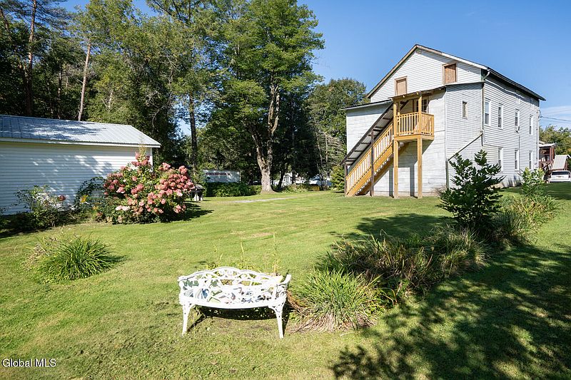 4th image of 15 Barber Avenue