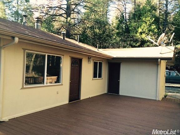 5th image of 4411 Half Circle Dr