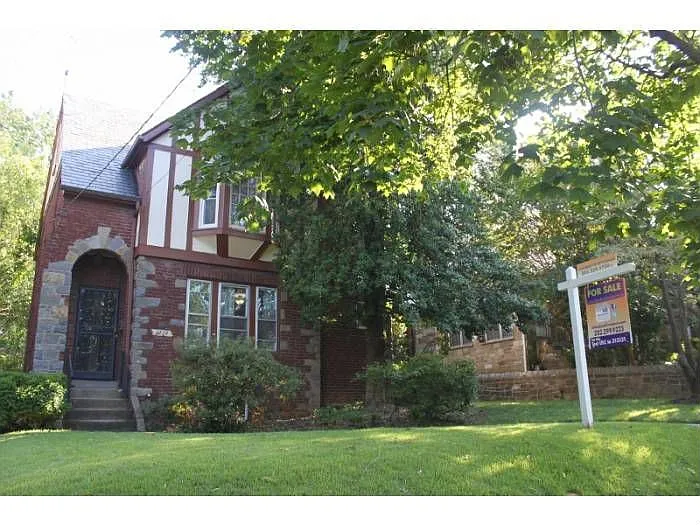 1214 Holly St NW photo 1
