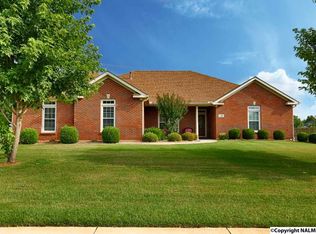 140 Whippoorwill Dr, Huntsville, AL 35811