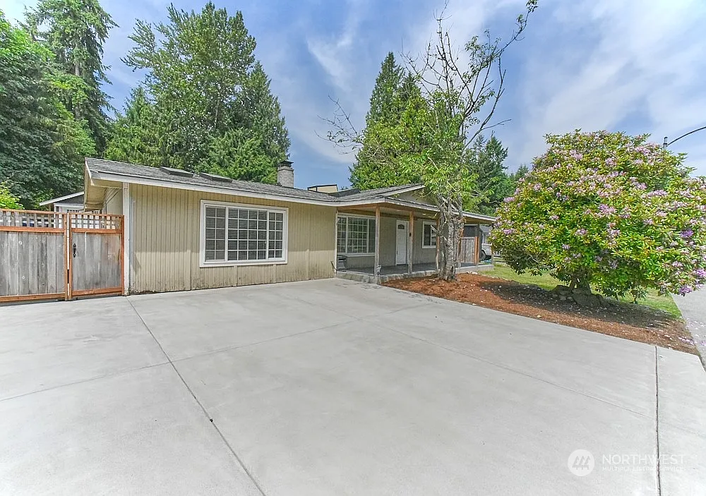 13716 59th Avenue SE photo 1
