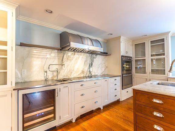 4th image of 24 Copeland Dr