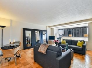 2 Hawthorne Pl APT 14L, Boston, MA 02114
