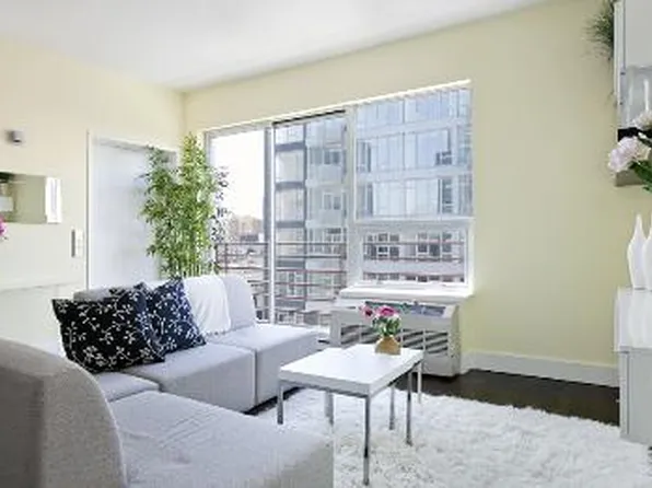 5 Roebling Street image 1 of 10