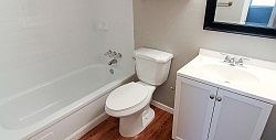 4th image of 902 N Oak St APT 14