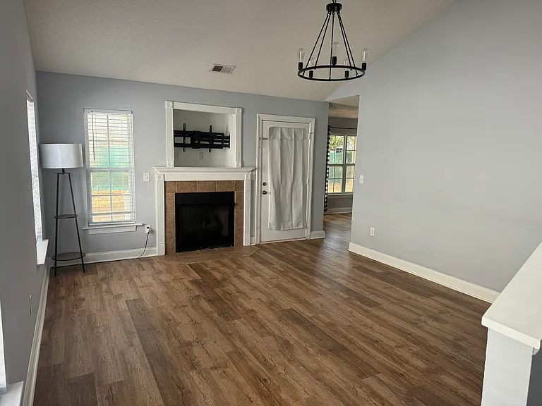 207 Chesapeake Ln — Photo 4