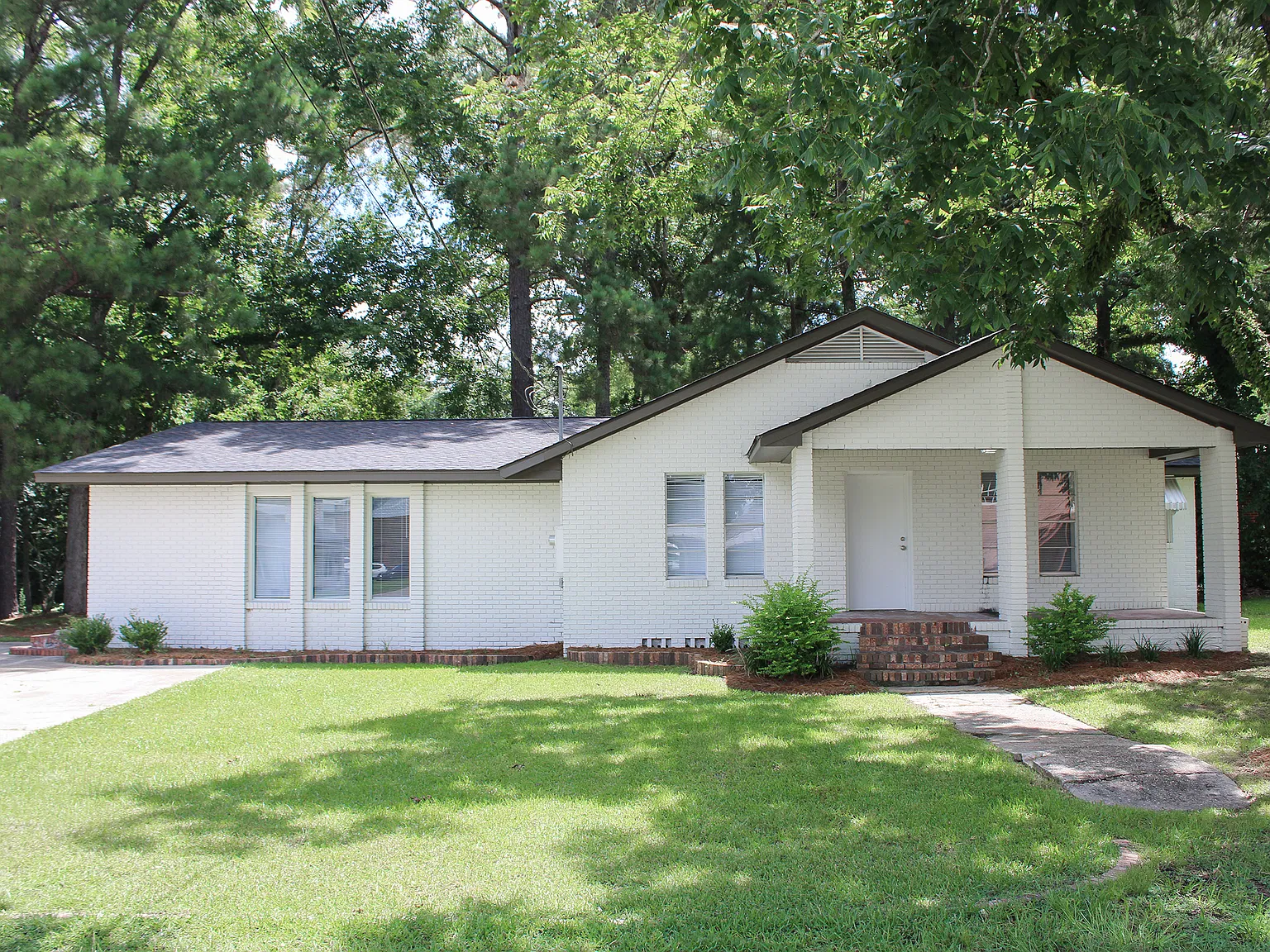 4 bed, 2132 sqft, $1,850 — Photo 2
