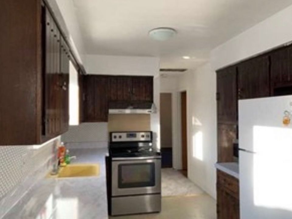 1st image of 436 Sussex St Floor 2