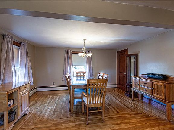 4th image of 109 Marshall Ave