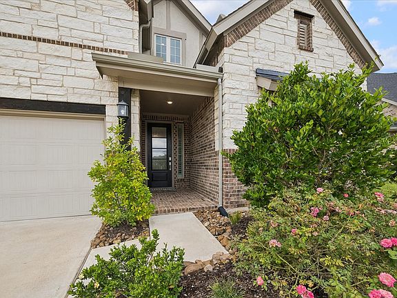 2nd image of 504 Sage Timbers Ln