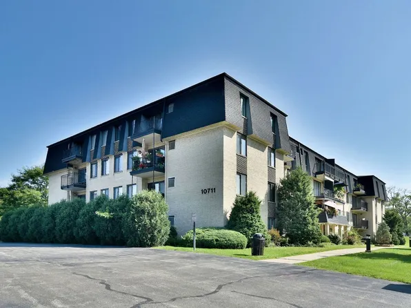 10711 W 5th Ave #407, La Grange, IL 60525