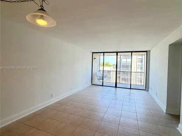 12 Royal Palm Way, Boca Raton, FL