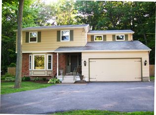 3270 Beechwood Cir, Niagara Falls, NY 14304