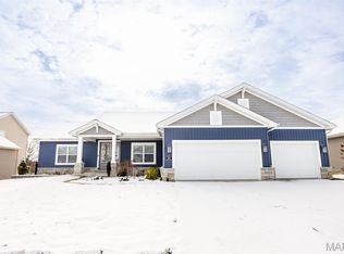 1212 Hickory Point Dr, O'Fallon, IL 62269