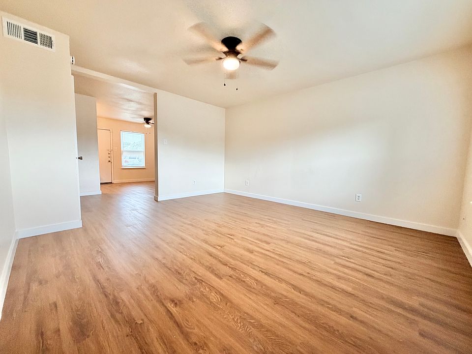 1st image of 449 SW Thomas St APT B