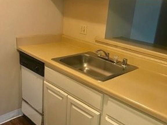 5th image of 456 Nash St Unit 8