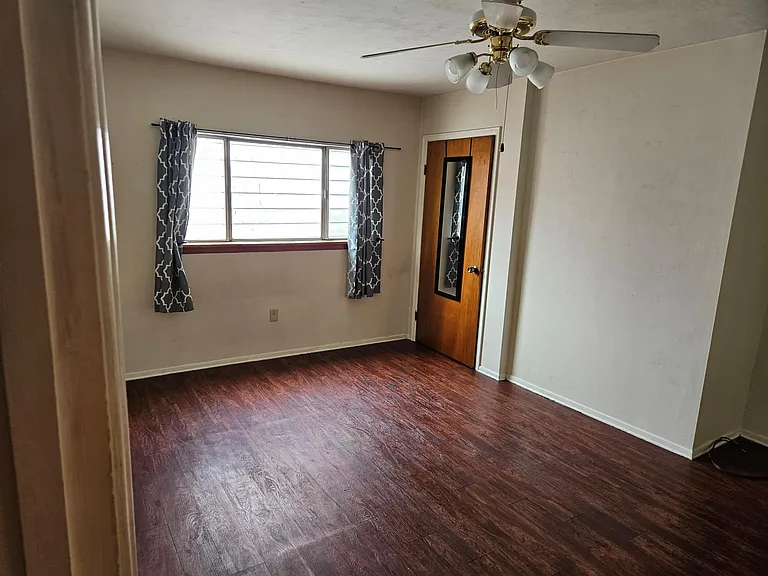 1727 Carey Way — Photo 8