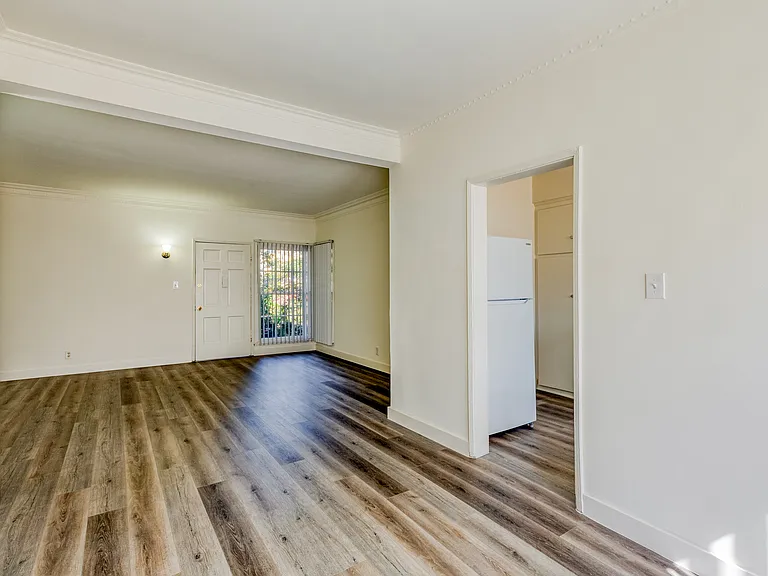 1100 Westmoreland Apartments — Photo 9