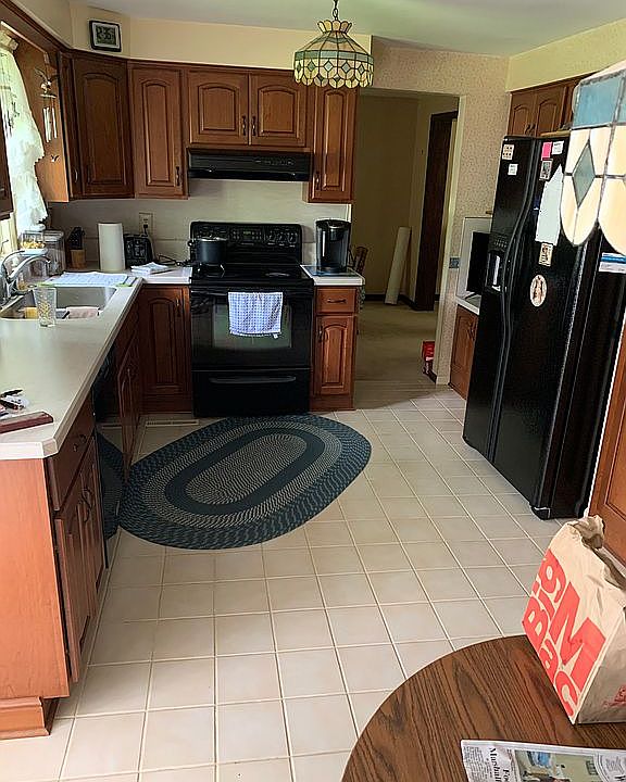 1st image of 195 Horseshoe Dr