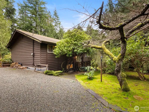 29970 Gamble Place NE, Kingston, WA 98346