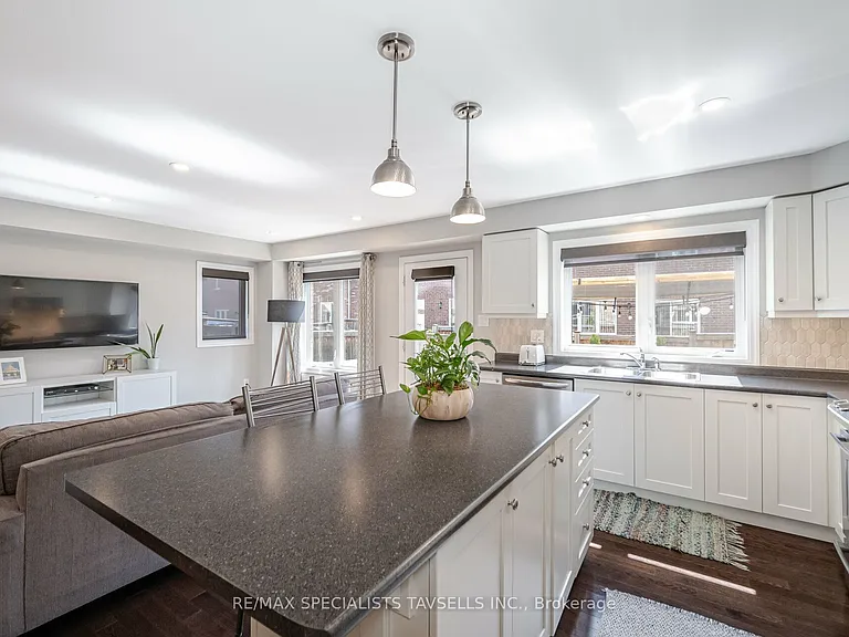 13 Lothbury Dr — Photo 12