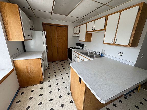 2nd image of 412-416-1&2 Pike Ave #418