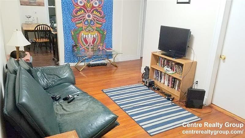 2nd image of 426 Medford St