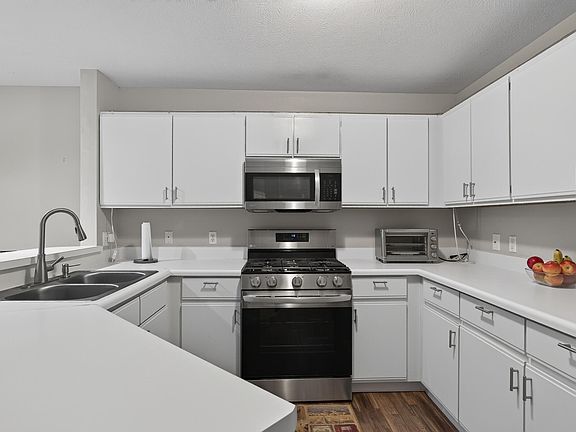 4th image of 3065 Poplar Creek Dr SE Unit 104