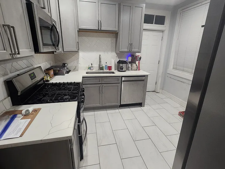 1411 W Lombard St — Photo 19